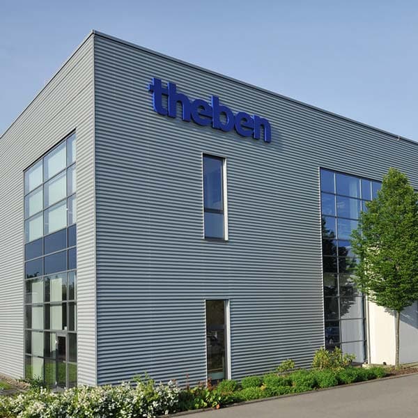 Theben Unternehmensgebäude